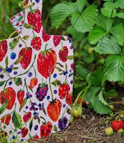 berry burst chopping board