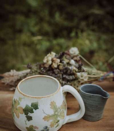 Oak leaf blackberry stoneware mug