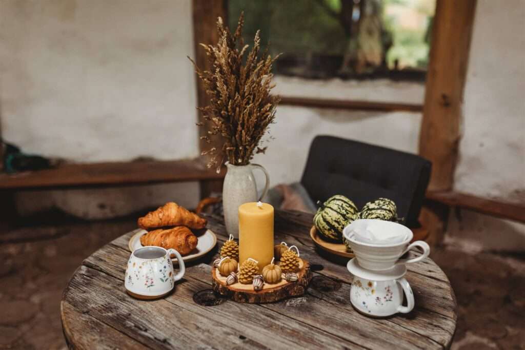 autumnal pumpkin table