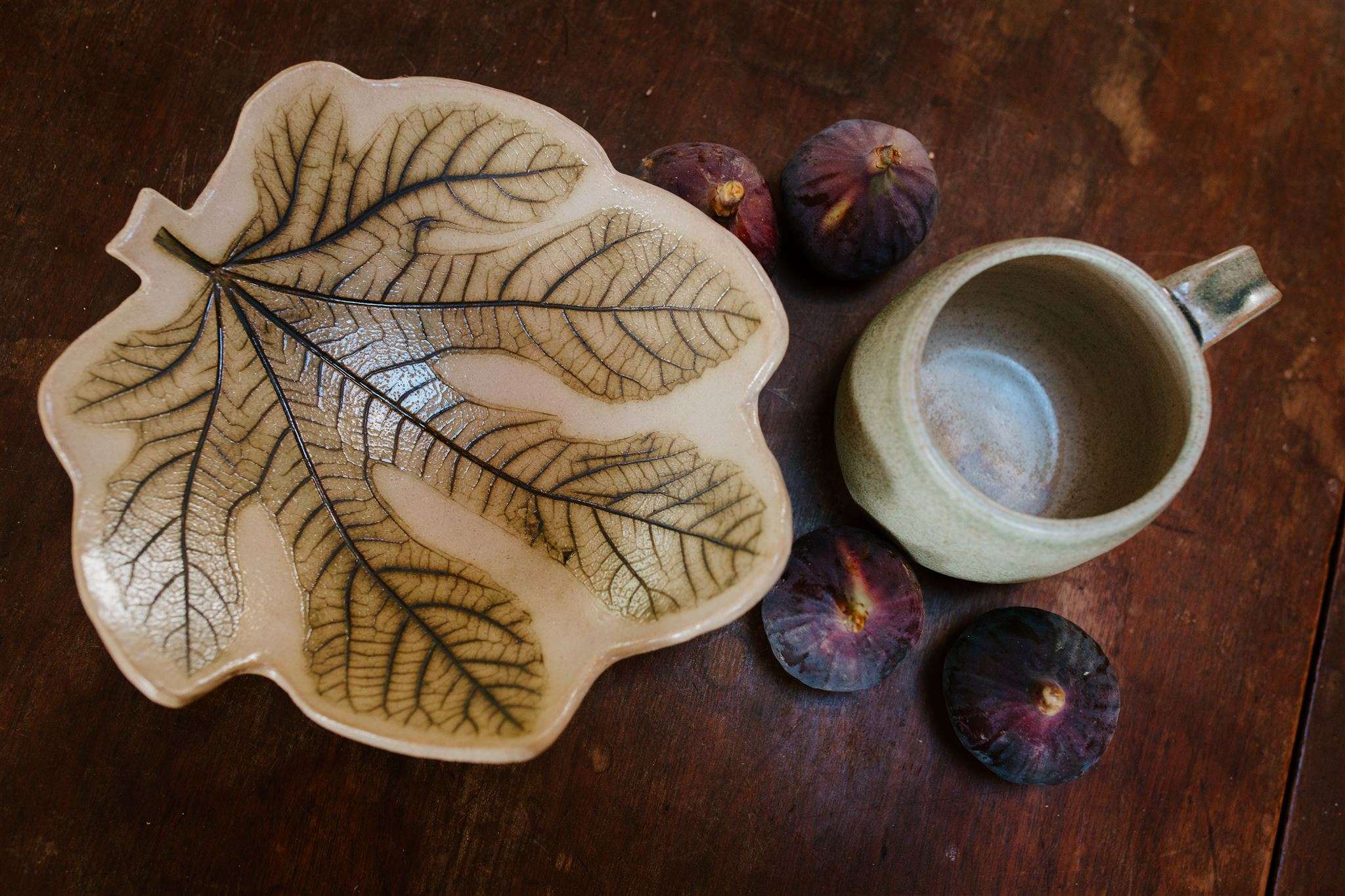 Fig leaf ceramic dish empty