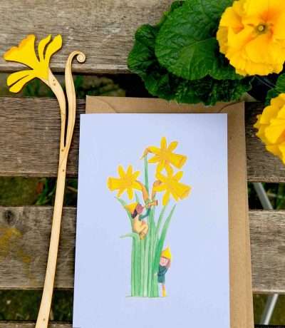 hiding in daffodils card