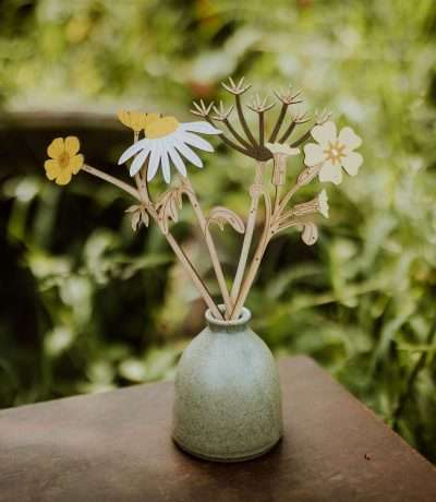 nix-bud-vase-wooden-flower