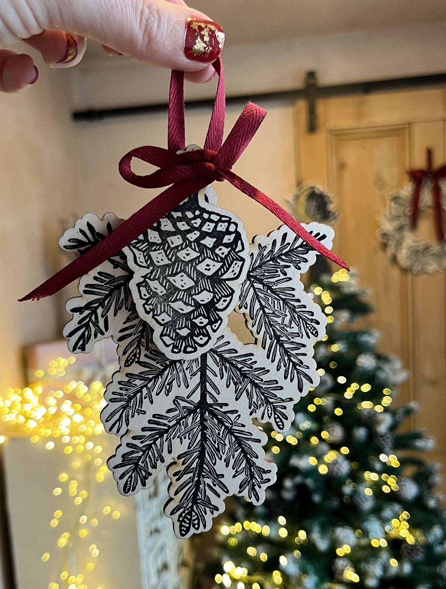 pinecone and fir tree dec