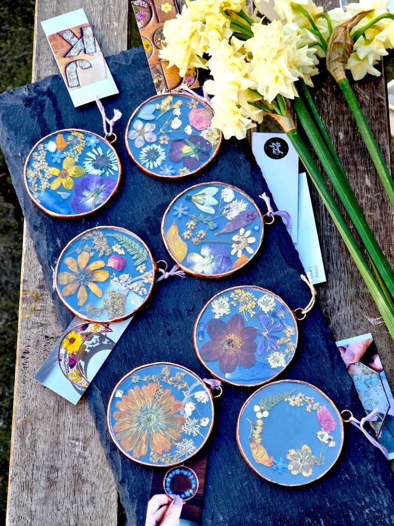 pressed flower circle frames