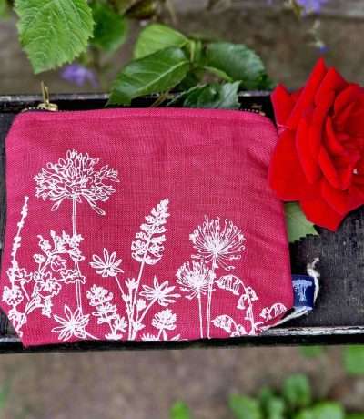 red garden washbag