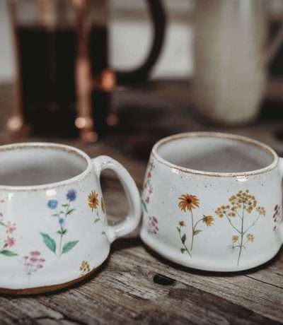 small wildflower coffee cups detail