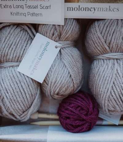 Oatmeal and redcurrant tassel scarf knitting kit